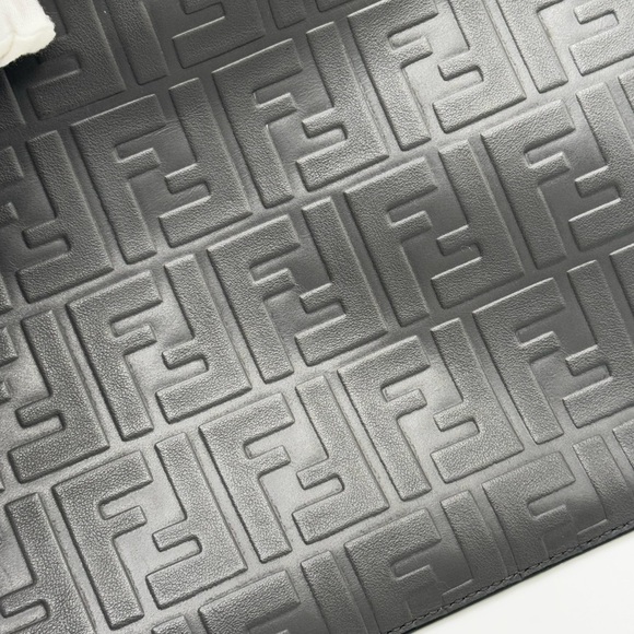 Fendi Embossed Zucca Pouch Grey - Picture 4 of 13